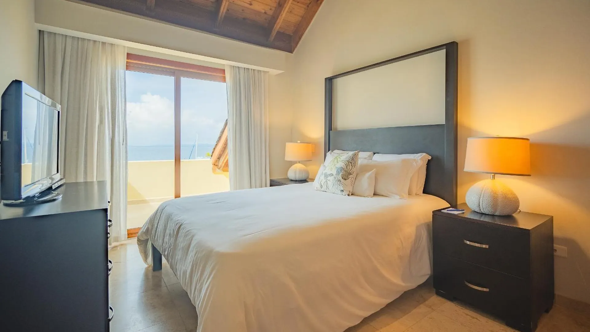 Samana The Bannister Hotel & Yacht Club By Mint